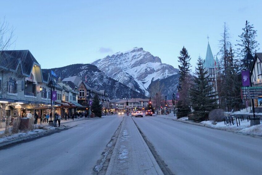 Discover Banff National Park - Premium Day Trip