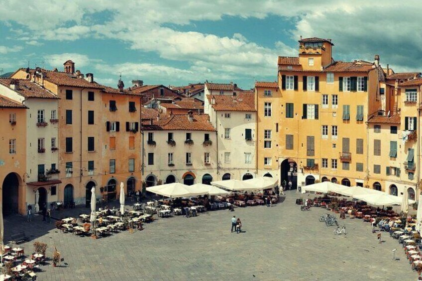 Private Walk through the Lucca Walls