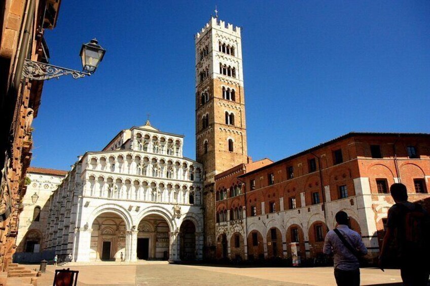 Private Walk through the Lucca Walls