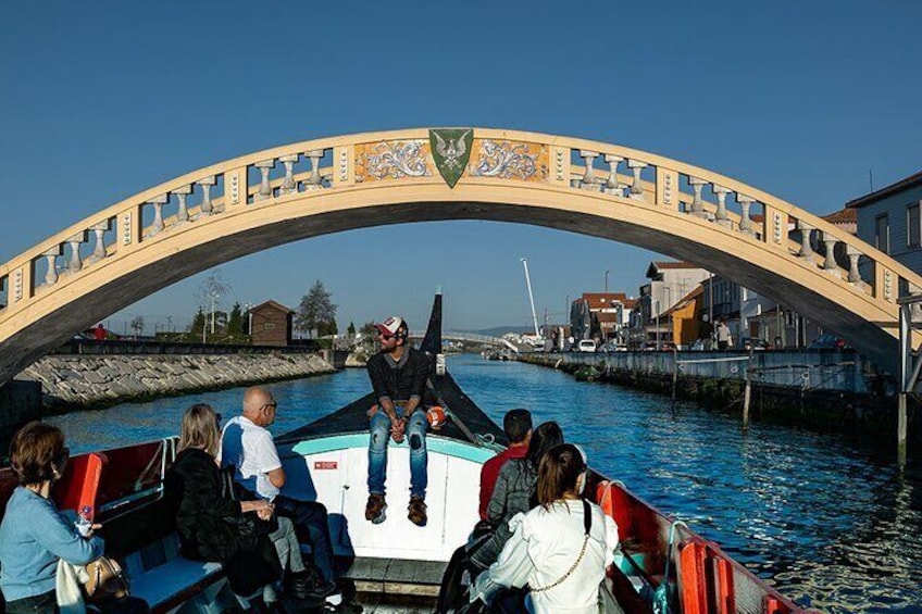 Aveiro Moments: Moliceiro Boat Tour through the channels of the Aveiro estuary.
