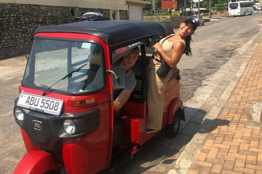 Tuk Tuk Private Safari Tour Exploring Sri Lanka's Capital Colombo