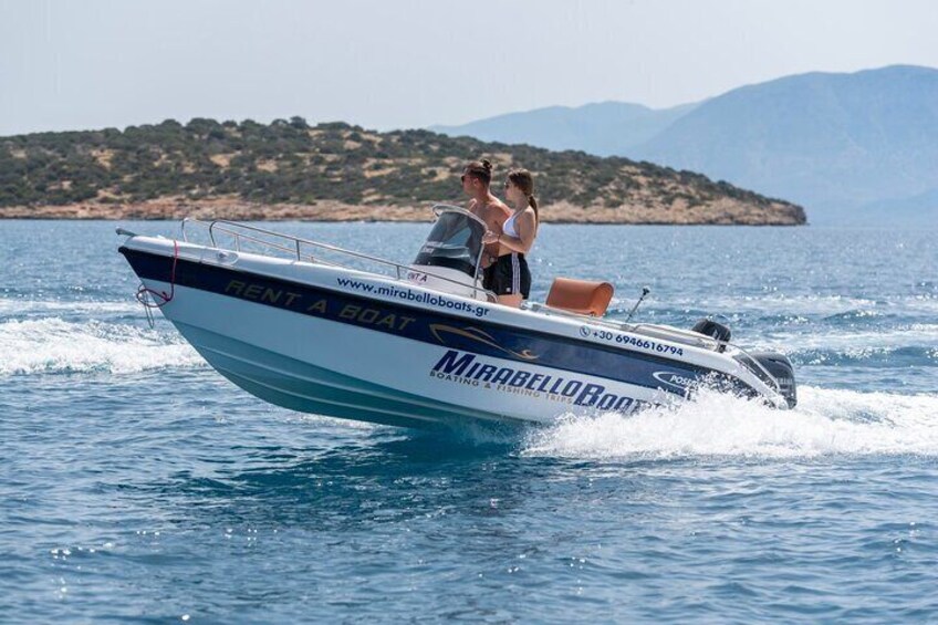 4-Hour Private Boat Rental Without Skipper at Agios Nikolaos