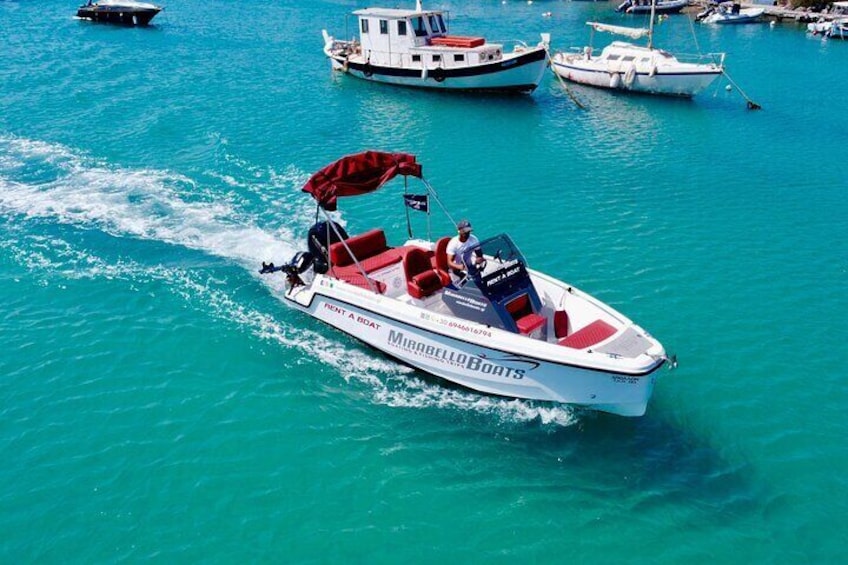 4-Hour Private Boat Rental Without Skipper at Agios Nikolaos