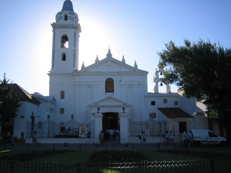 Walking Tour of the Recoleta Neighborhood in Buenos Aires 