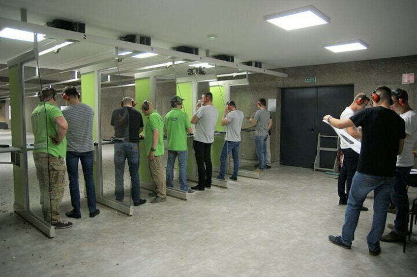 Shared Indoor Shooting Range Warsaw with a Licensed Guide