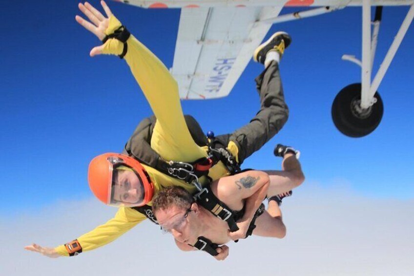 First Jump Tandem Skydive Pattaya Include Pickup Transfer