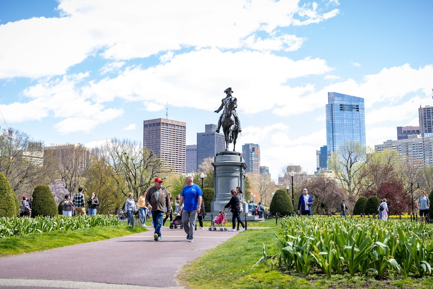 Boston: From North End Food to Freedom Trail Small Group Tour