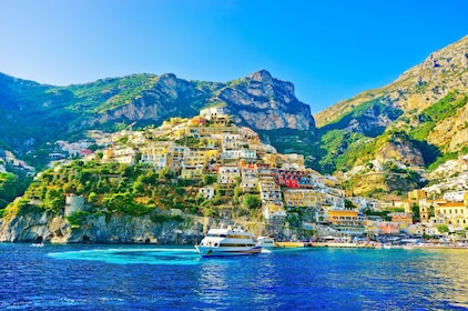 Pienryhmämatka Pompeijiin ja Amalfin rannikolle jaetulla laivamatkalla Room...