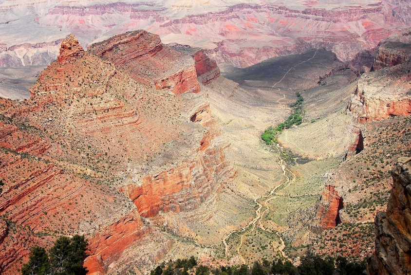The Grandeur of the Grand Canyon: a Self-Guided Driving Audio Tour