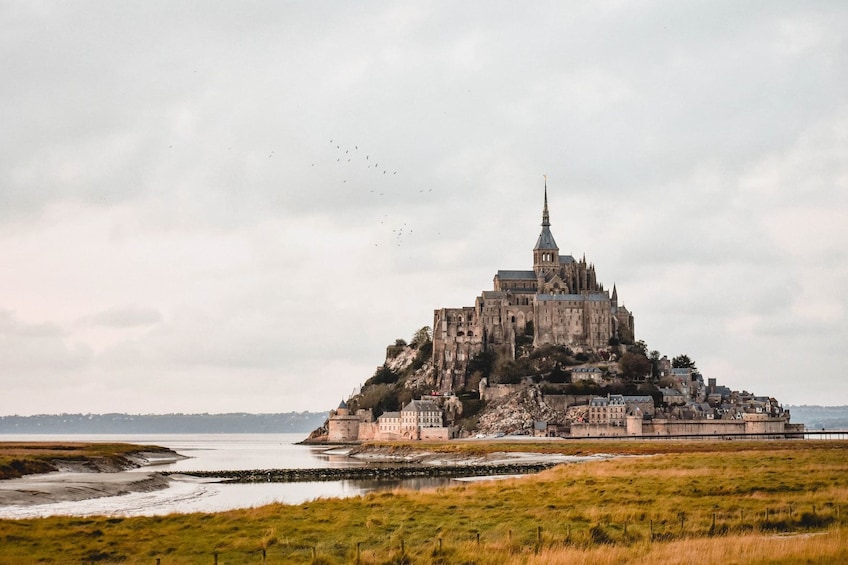 Le Mont-Saint-Michel: Tickets & Self-Guided Audio Tour