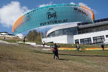 Paragliding adventure including video in Neustift in the Stubaital