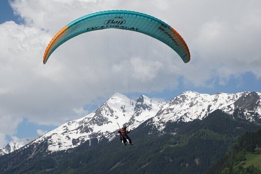 Tandem paragliding in Neustift im Stubaital (high-altitude Elfer lifts)