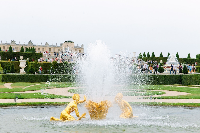 Skip-the-Line Versailles Chateau & Gardens Tour