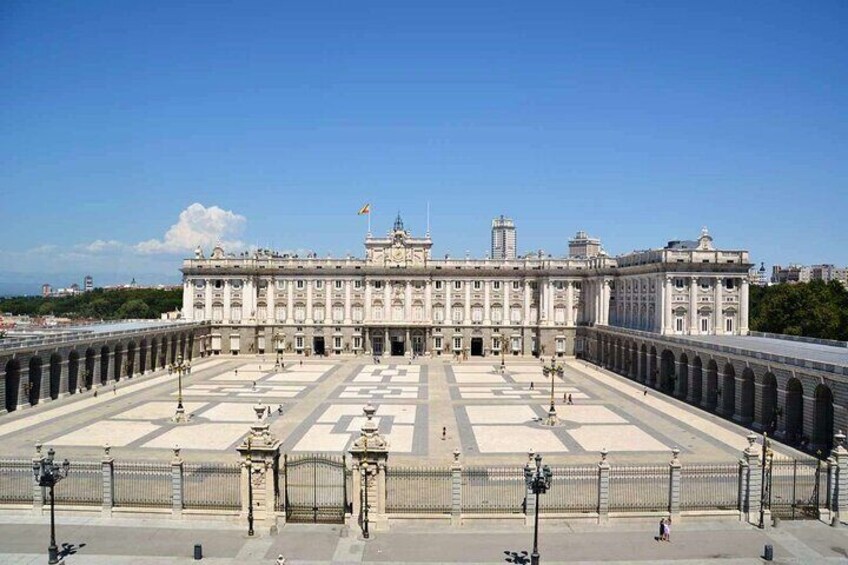Vista el Palacio Real de Madrid con Fun and Tickets