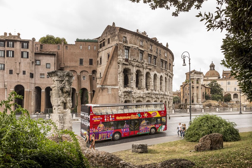 Rome Hop-On Hop-Off with Skip-the-Line Tickets to Top Attractions