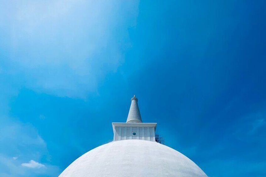 Sanda hiru stupa 