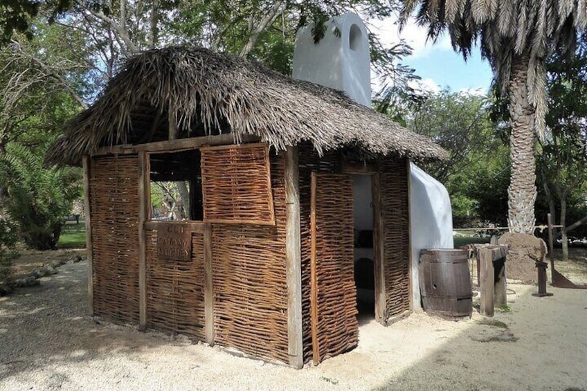 The Cookrum (Caboose or Old Cayman Kitchen)