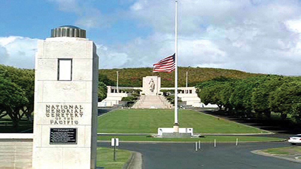 Pearl Harbor: Arizona Memorial, Historical Honolulu City Tour & More