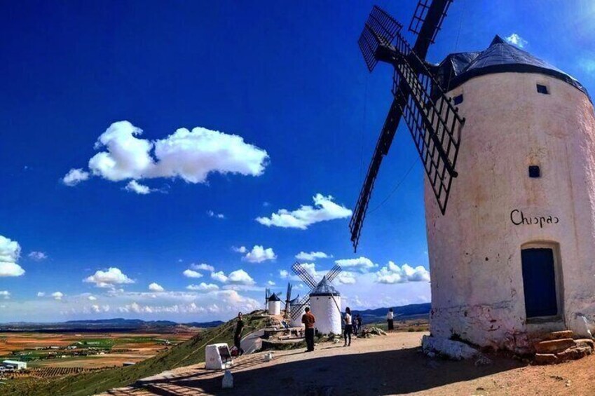 Wine Tour Toledo, Windmills and Winery Visit with Lunch