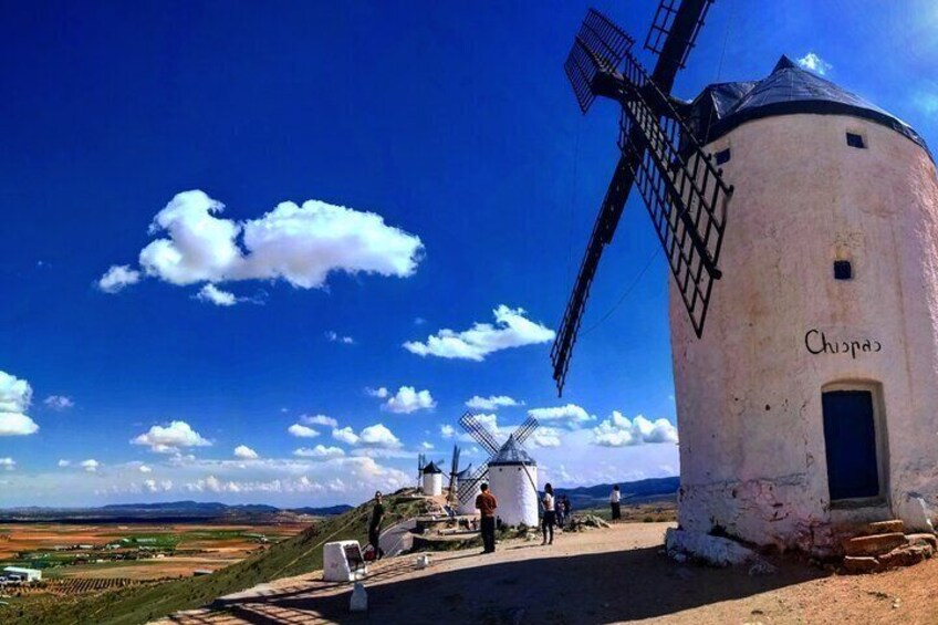 Wine Tour Toledo, Windmills and Winery Visit with Lunch