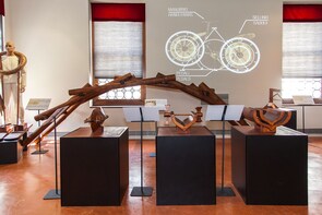 Venice Hop-on Hop-off + Leonardo da Vinci Museum Ticket