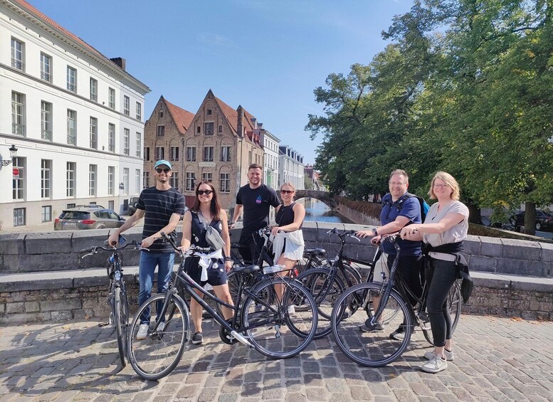 Bruges by bike with family and friends!
