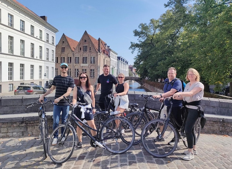 Bruges by bike with family and friends!