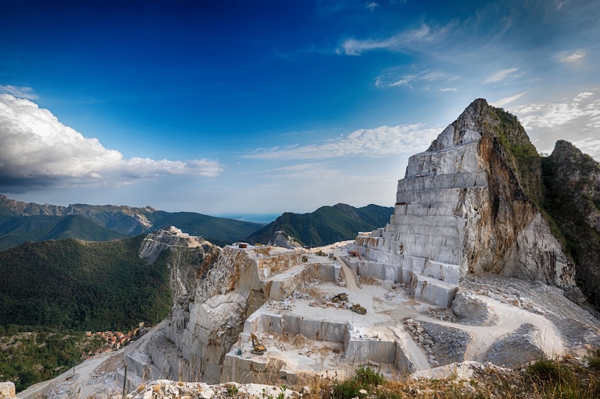 Carrara: Exclusive Marble Cave Jeep Tour Adventure