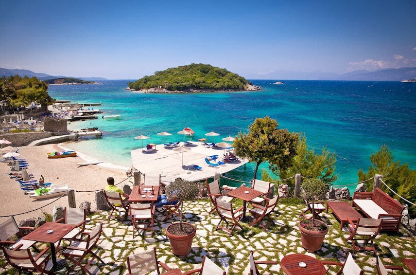 Tour in the ancient Butrint and in the splendid beaches of Ksamil