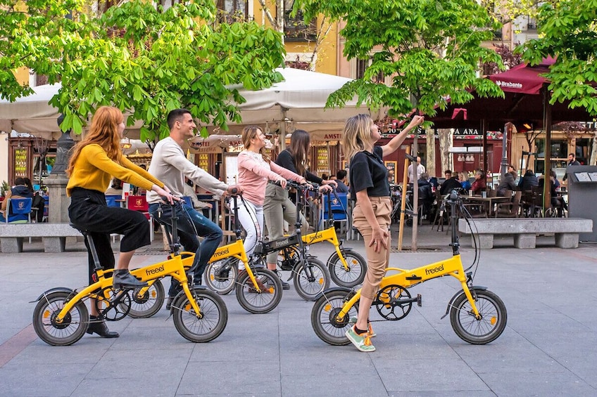 Madrid eBike City Tour: 360o Highlights & Parks 