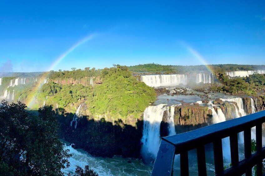 Private excursion Iguaçu waterfalls both sides + border triangle