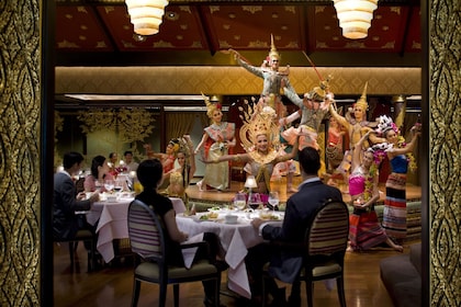 Middag och show på Mandarin Oriental Hotel