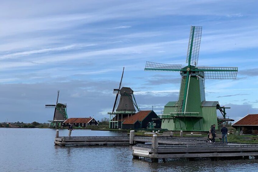 Giethoorn and Zaanse Schans Day Tour Incl. Hotel Pickup Boat Ride
