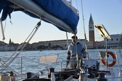 Venice Lagoon Private Boat Tour with Prosecco aperitif