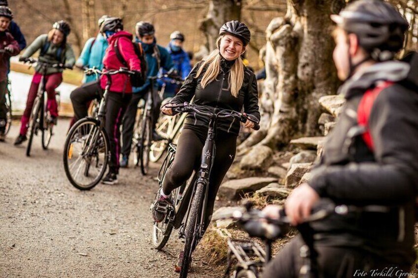 Guided EL-Bike tour in the city of Haugesund and Coastal path