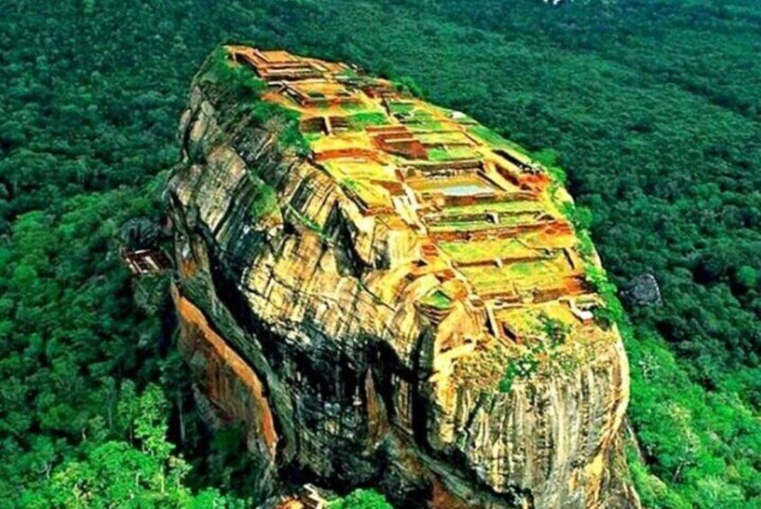 Sigirya fortress ( Lions Rock )