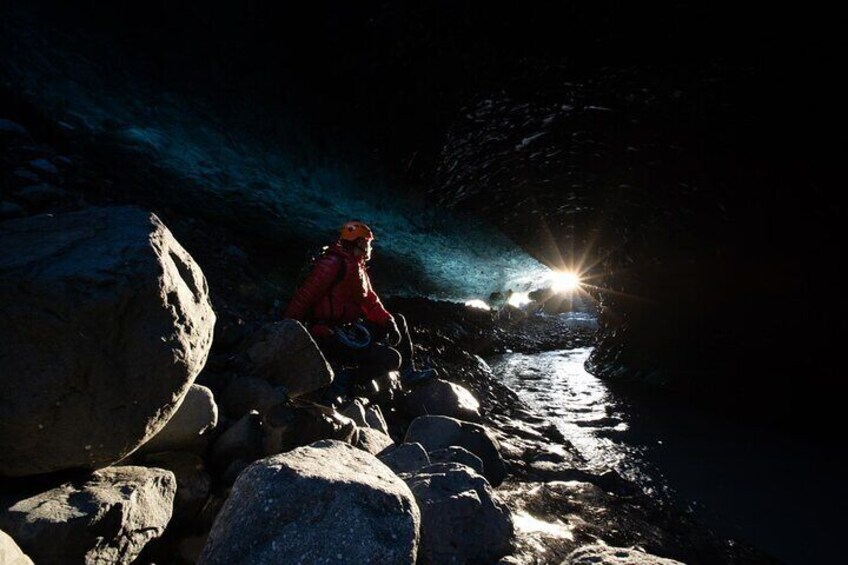 6-Hour Private Guided 20 Shot Photo Ice Cave Climbing in Iceland