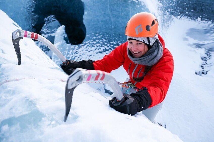 6-Hour Private Guided 20 Shot Photo Ice Cave Climbing in Iceland