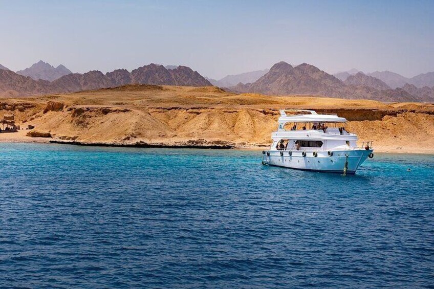 Ras Muhammed, White Island Snorkeling Trip and 15 min Diving on Sharm El Shiekh