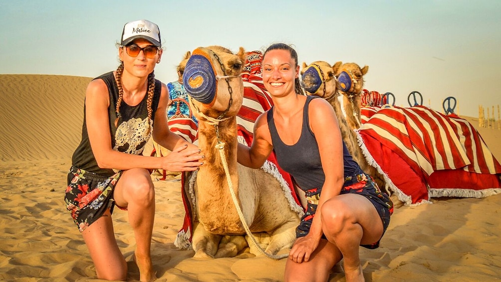 Abu Dhabi: Desert Safari with BBQ, Camel Ride & Sandboarding