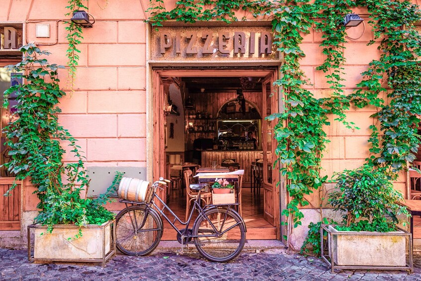 Combo: Hop-On Hop-Off and Guided Walking Tour of Trastevere