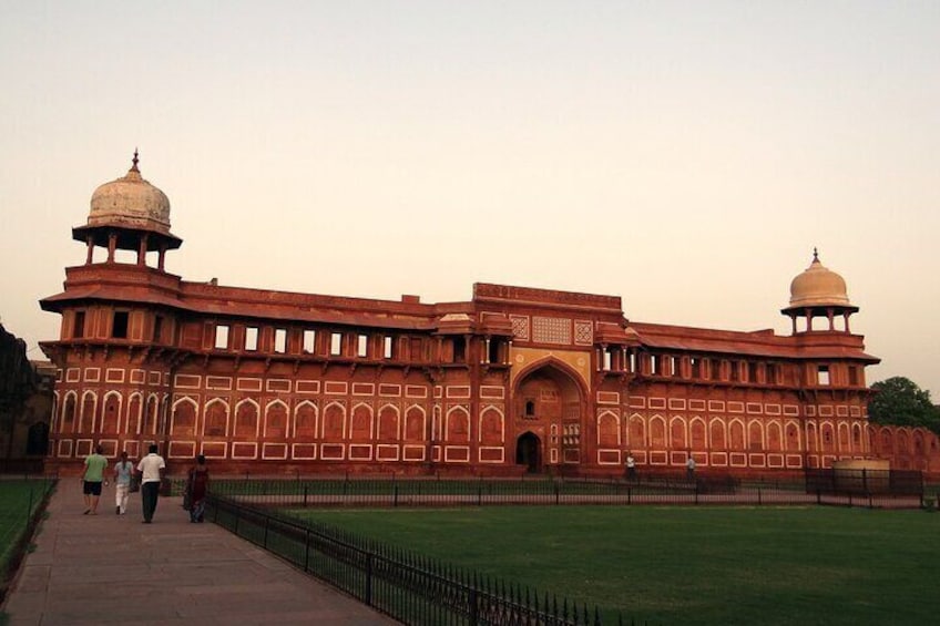 Agra fort tour