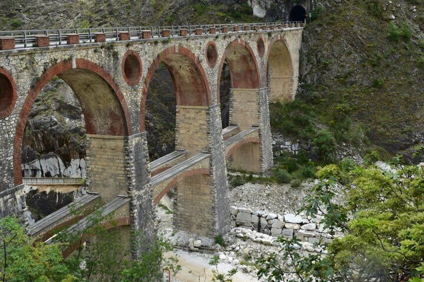 Carrara bridges linking the marble valleys