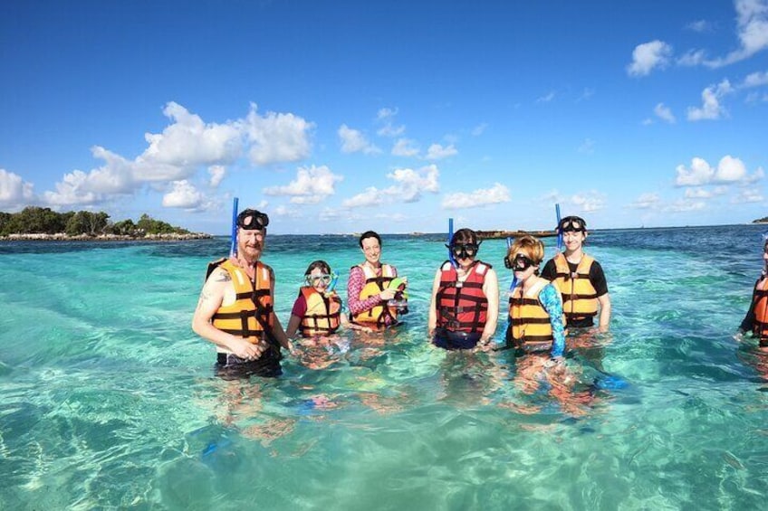 4 Hours VIP Group Tour Isla Mujeres Full Snorkeling Experience