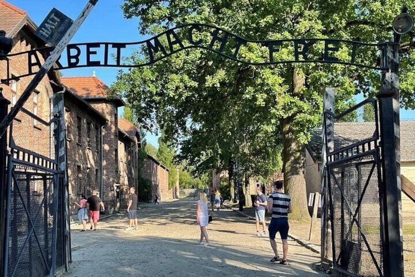 Auschwitz-Birkenau Full-Day Guided Tour From Krakow (Various Tour.