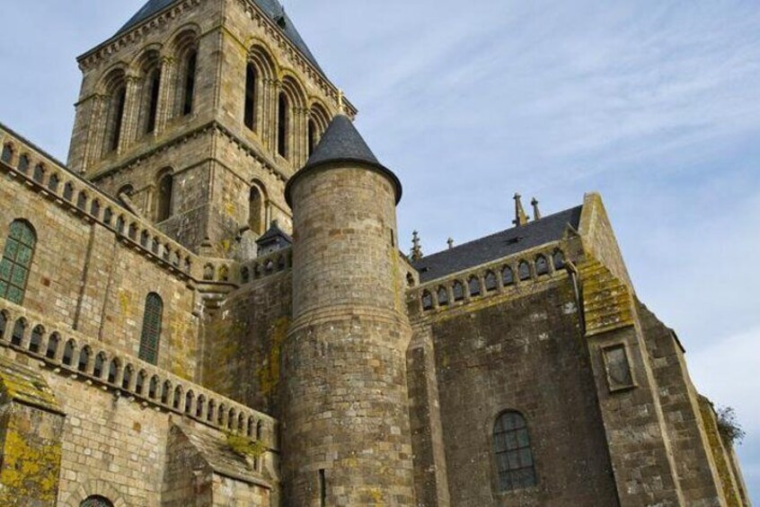 Visit the abbey of Mont St Michel on your private tour