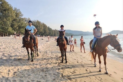 普吉岛海滩和骑马 1 小时体验
