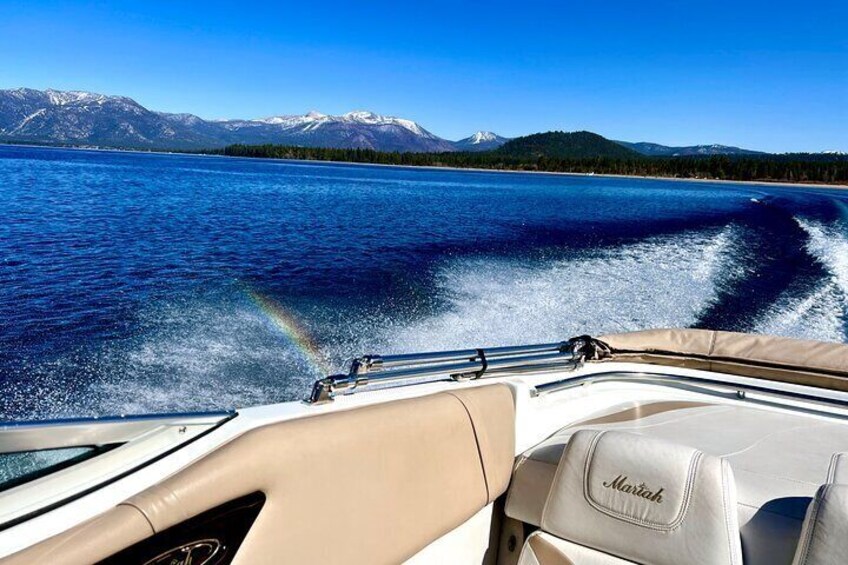 4 hour Luxury Private boat rental to 8 guest on the White Lightning