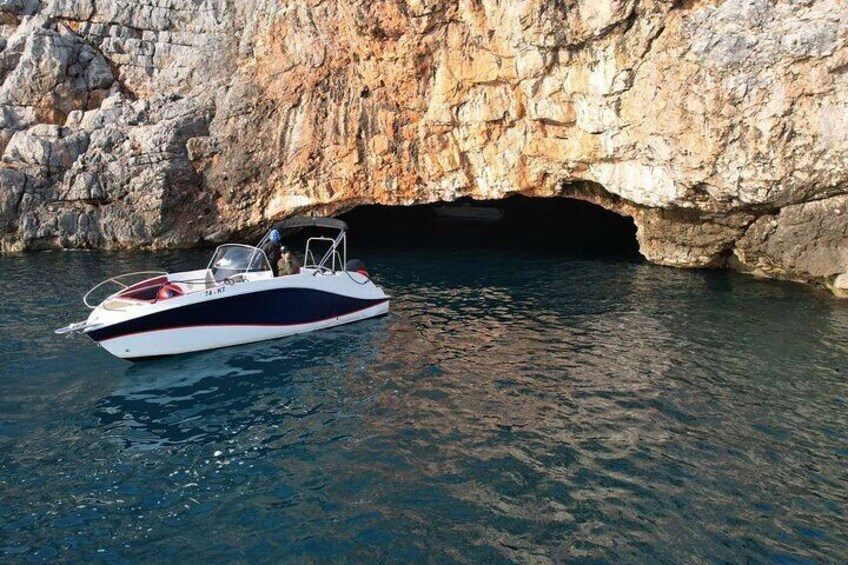 Full Boka Bay Tour with visit to Blue Cave