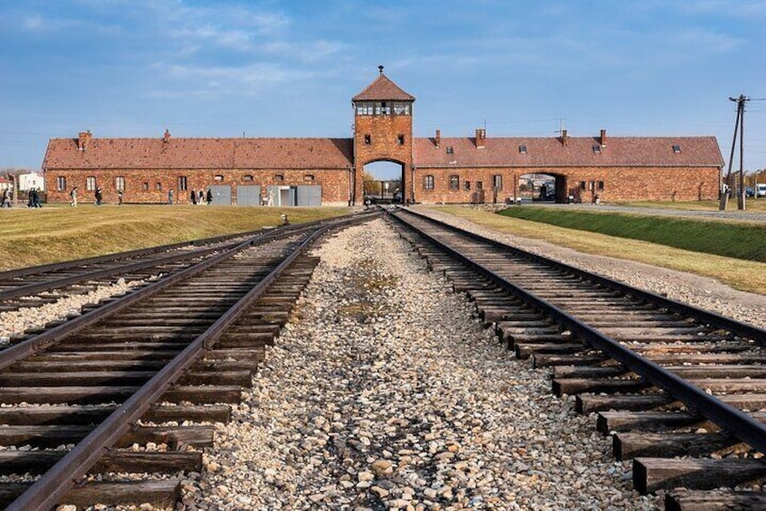 Auschwitz-Birkenau Memorial and Museum Guided Tour from Krakow